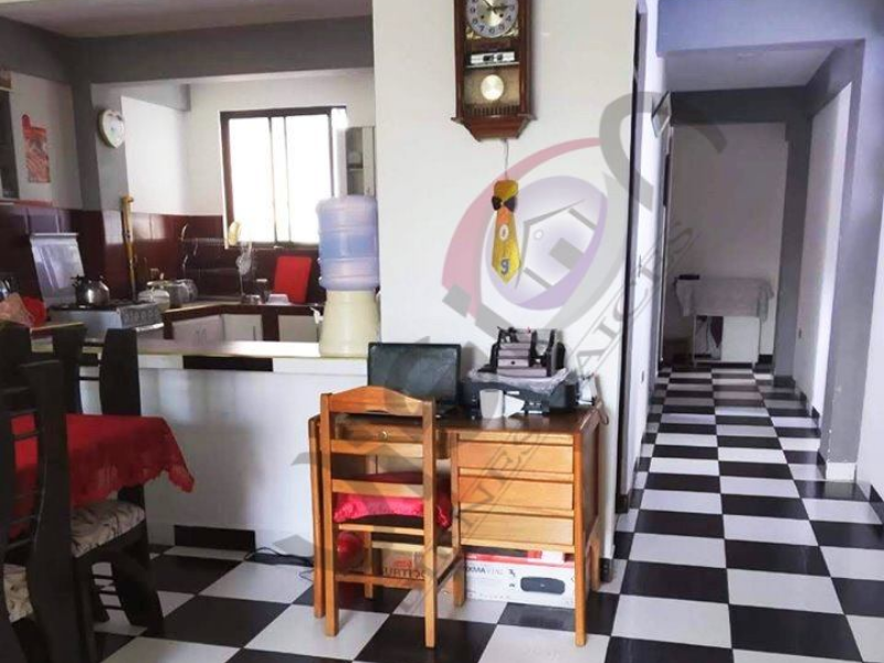 Departamento en Queru Queru en Cochabamba 6 dormitorios 2 baños 1 parqueos Foto 1