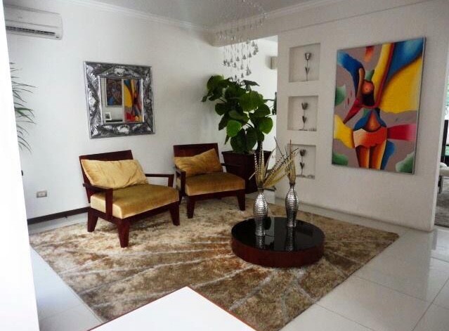 En Alquiler a $us 2,000 Foto 1