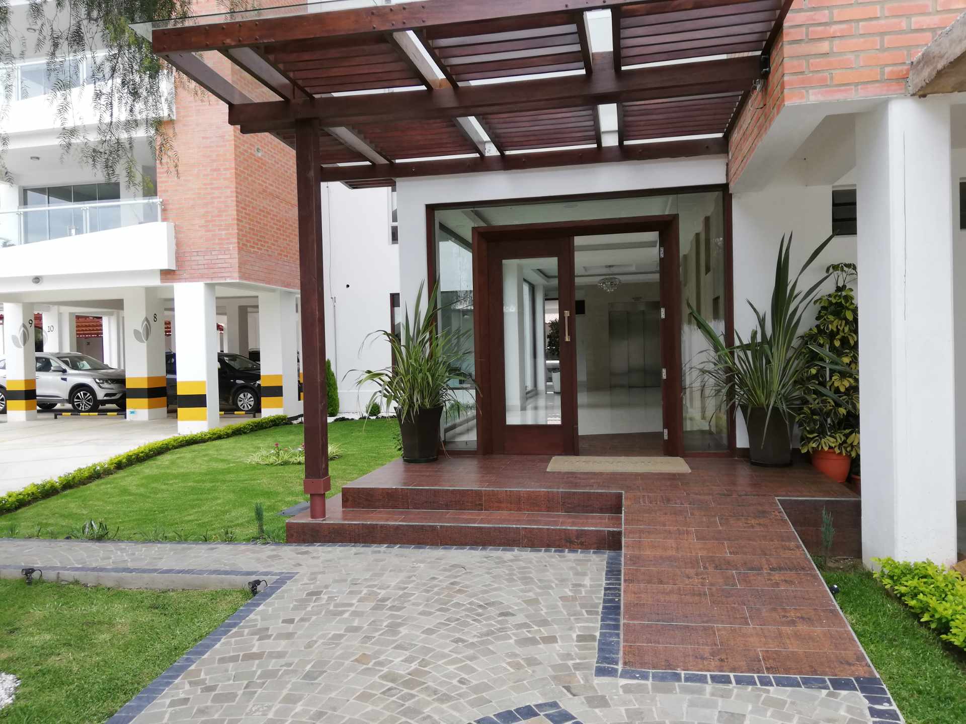 Departamento en Miraflores en Tarija 2 dormitorios 2 baños 1 parqueos Foto 1