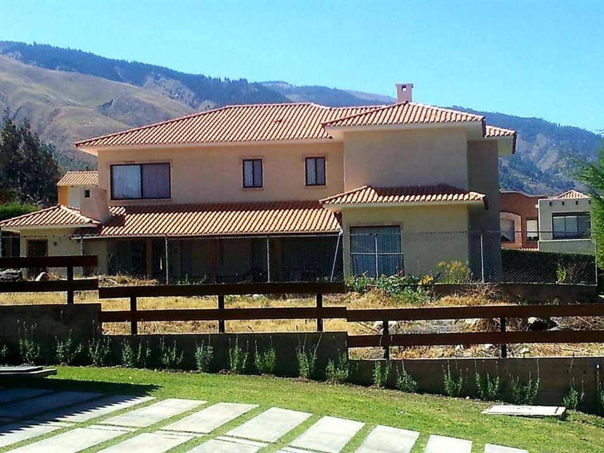 Casa en Condebamba en Cochabamba 4 dormitorios 5 baños 4 parqueos Foto 4