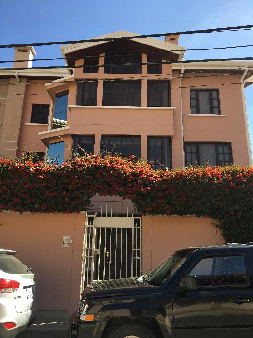 Casa en Aranjuez en La Paz 5 dormitorios 5 baños 2 parqueos Foto 1