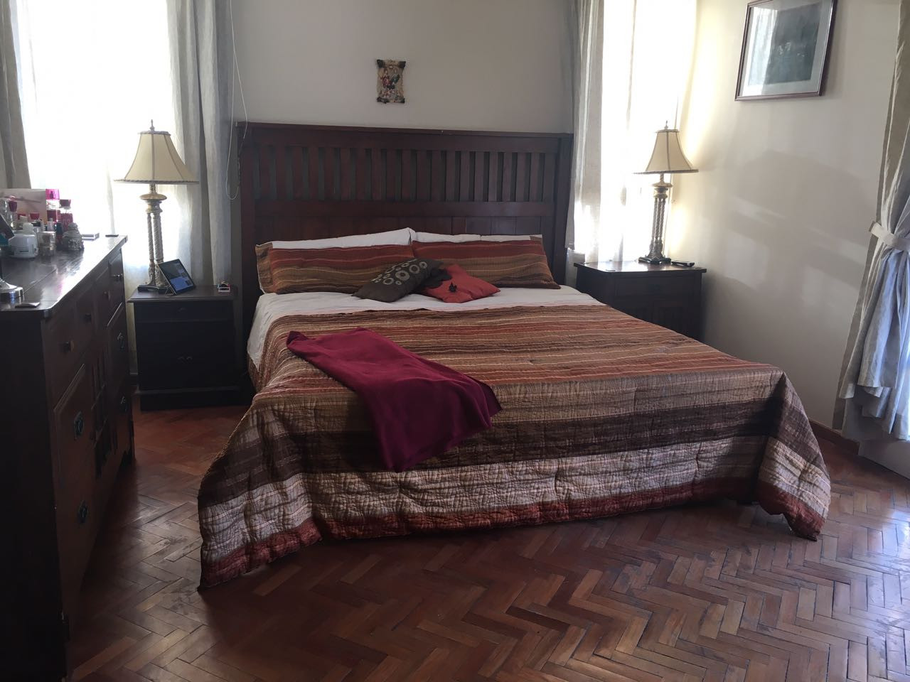 Casa en Villa Taquiña en Cochabamba 6 dormitorios 4 baños 2 parqueos Foto 3