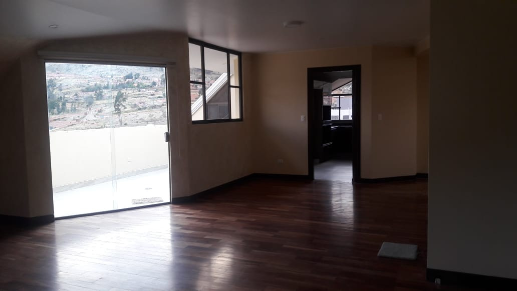 Departamento en Irpavi en La Paz 4 dormitorios 3 baños 1 parqueos Foto 2