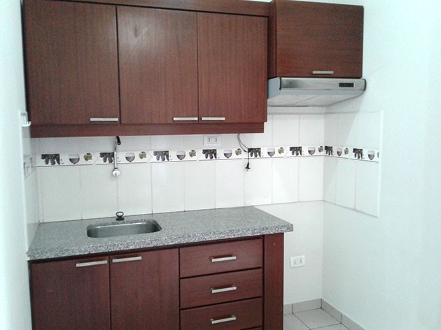 Habitación en AlquilerHabitación con cocina comedor 2° anillo Av. Brasil 1 dormitorios 1 baños  Foto 2