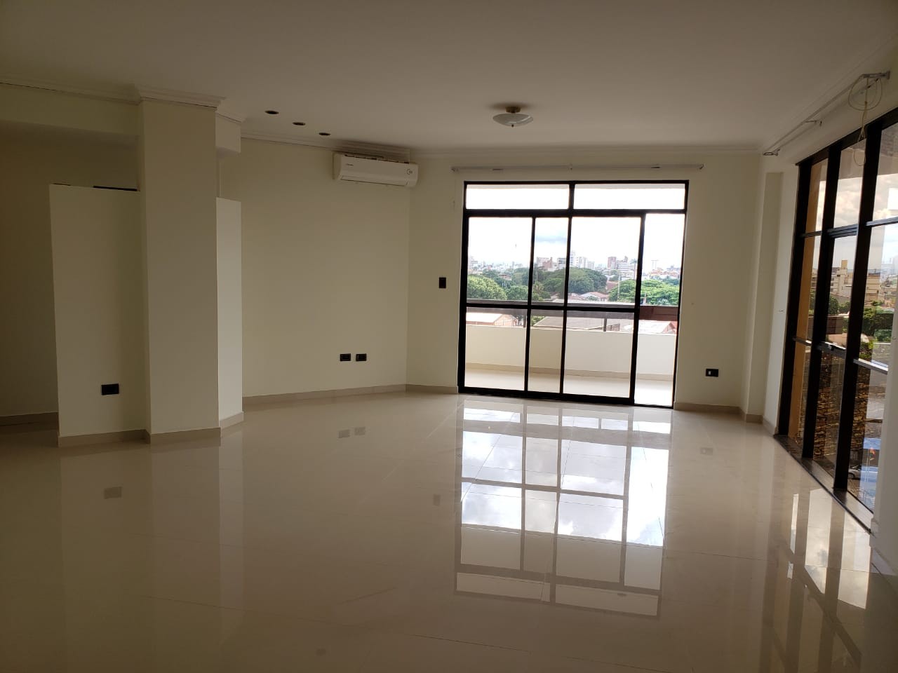 Departamento en Entre 1er y 2do anillo Este en Santa Cruz de la Sierra 3 dormitorios 2 baños 1 parqueos Foto 12