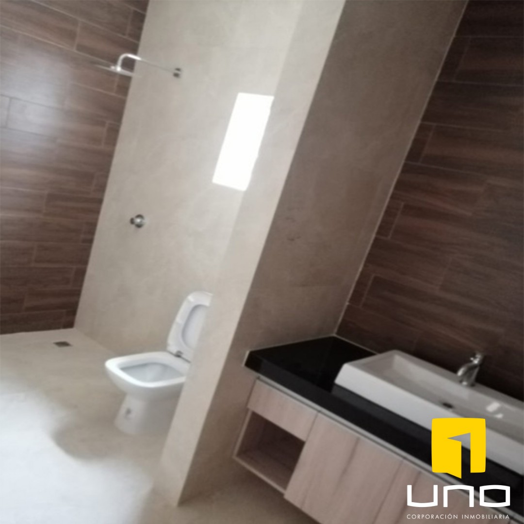 Casa en El Remanso en Santa Cruz de la Sierra 4 dormitorios 4 baños 3 parqueos Foto 5