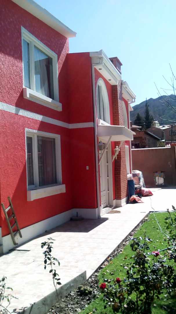 Casa en Mallasilla en La Paz 5 dormitorios 4 baños 3 parqueos Foto 7