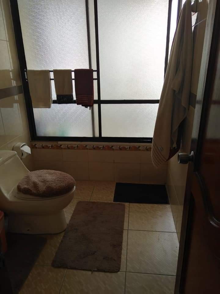 Departamento en Cota Cota en La Paz 4 dormitorios 3 baños 1 parqueos Foto 8