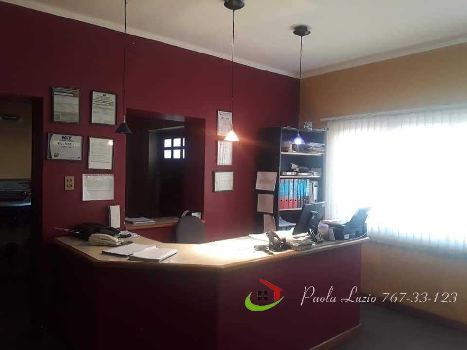 Oficina en VentaLinda casa para oficina en Sopocachi 7 dormitorios 3 baños 1 parqueos Foto 2