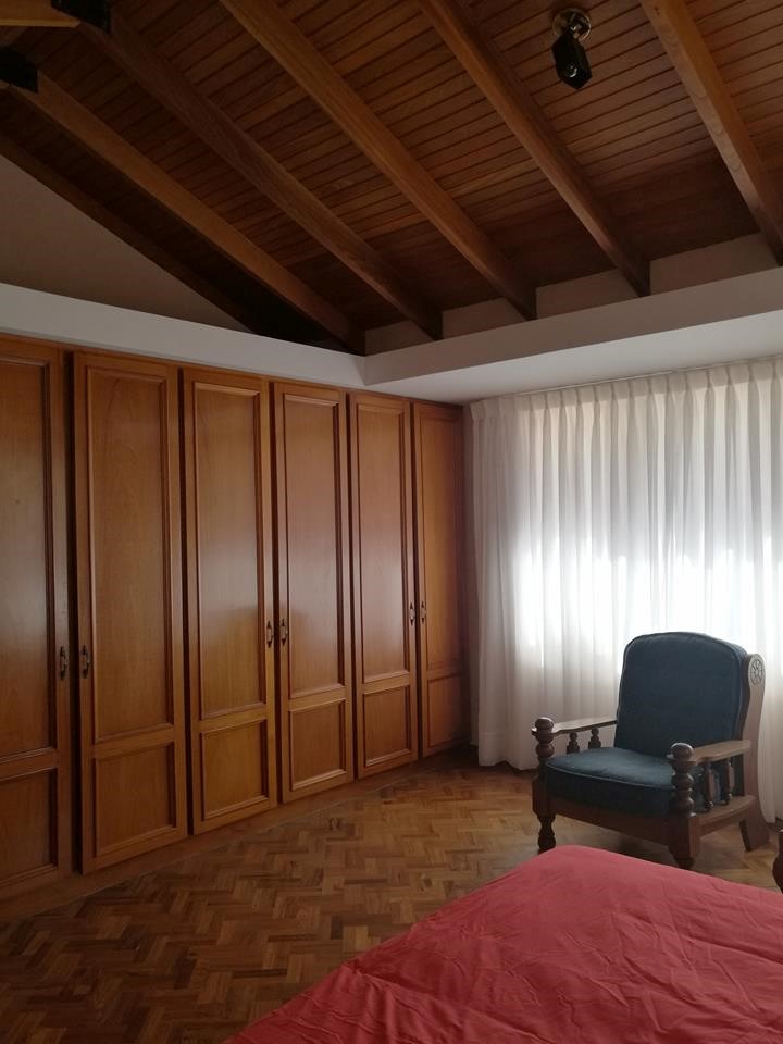 Departamento en Los Pinos en La Paz 3 dormitorios 4 baños  Foto 2