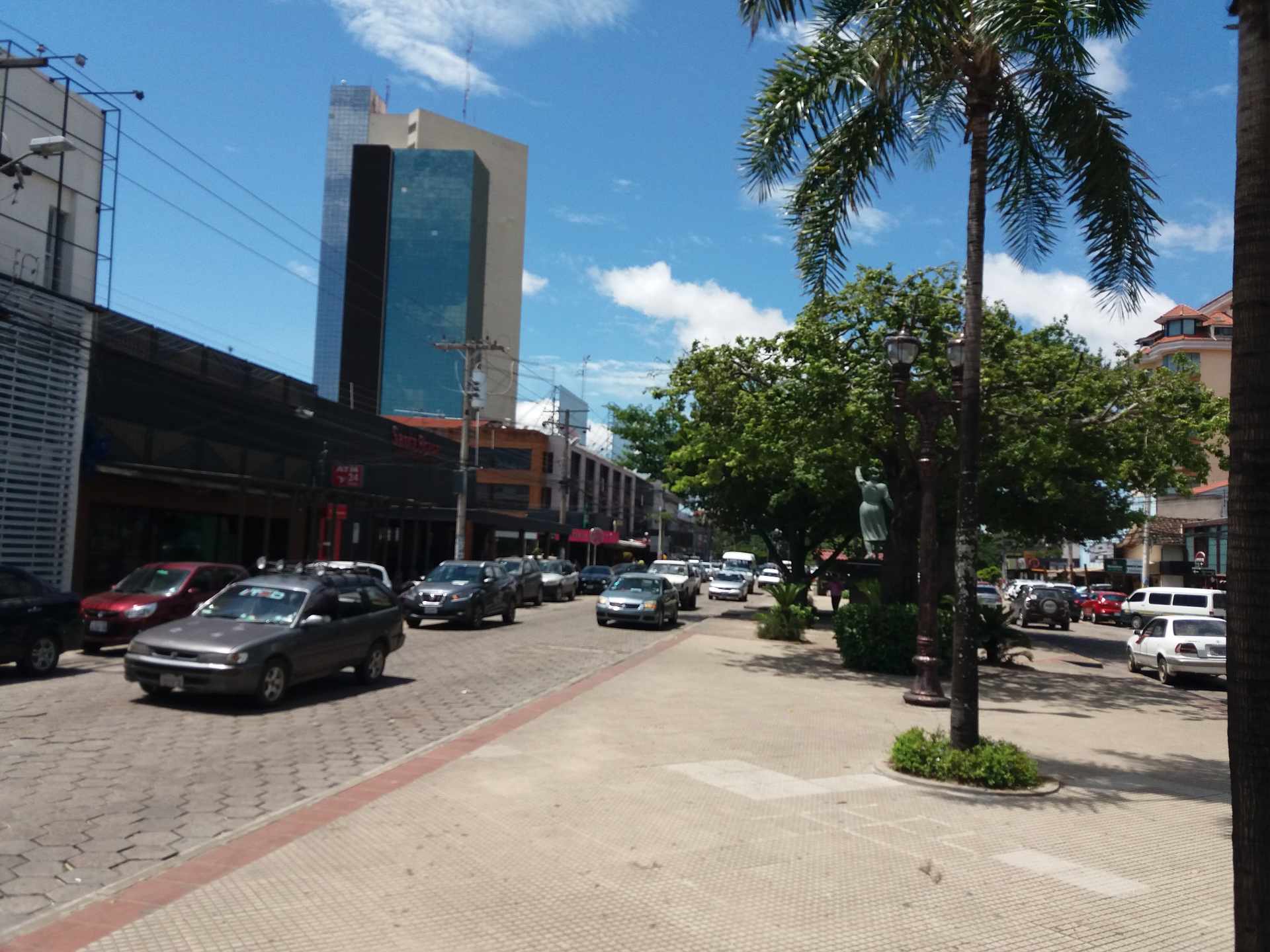 Oficina Ave. Monseñor Rivero #359 Edif. Milenio Foto 14