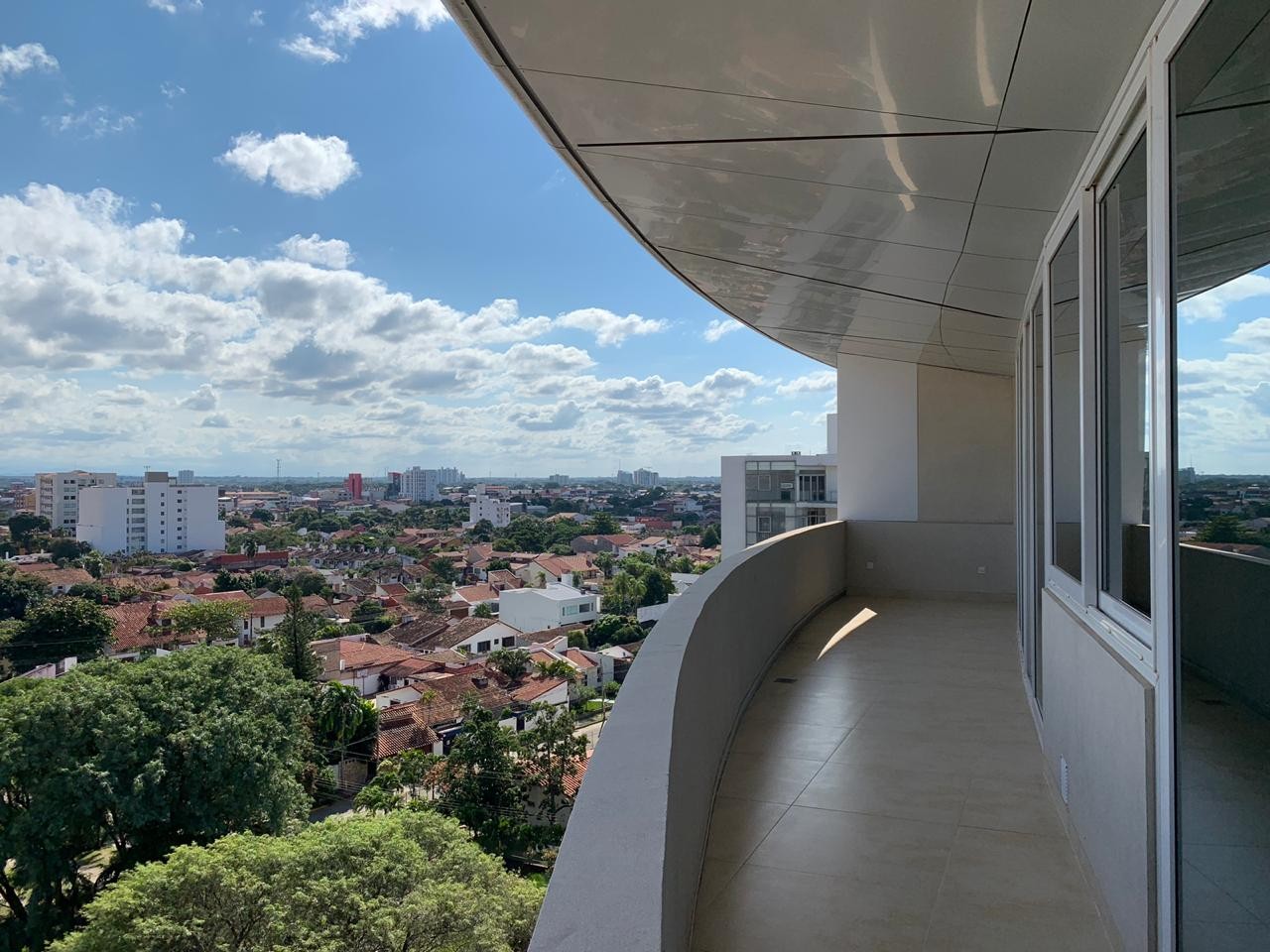 Departamento URBARI, Av Barrientos esq Av Apiaguaqui Foto 3