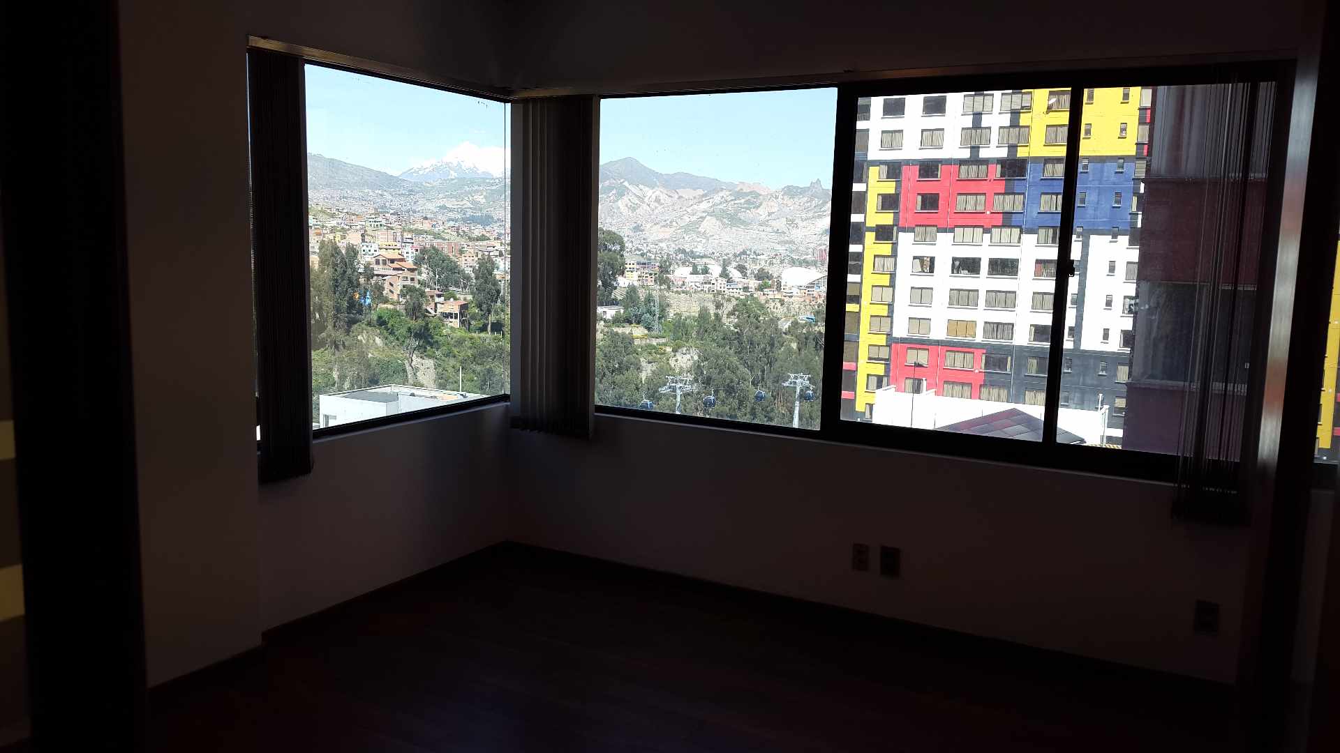 Oficina en San Jorge en La Paz 4 dormitorios 2 baños  Foto 12