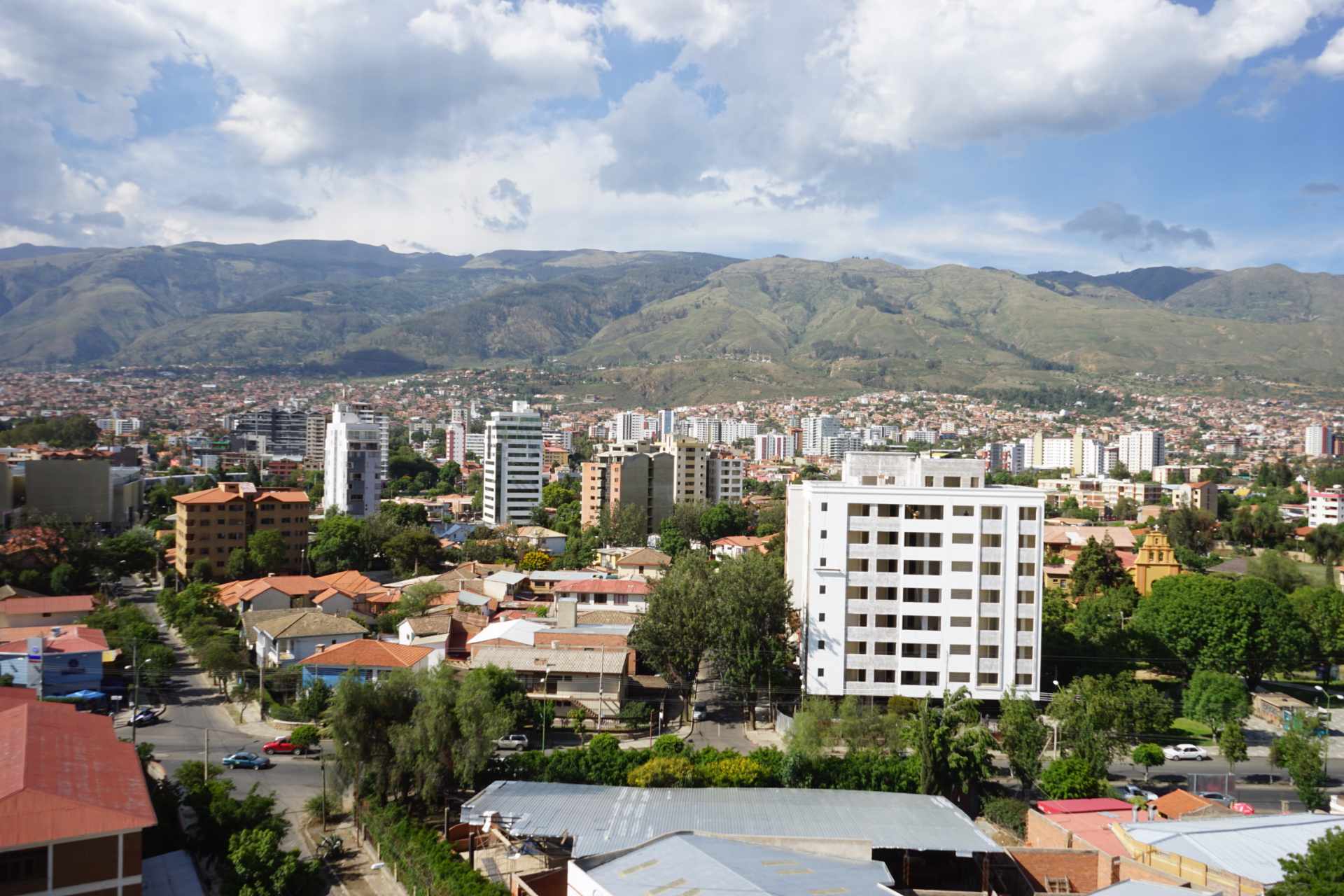 Departamento en Muyurina en Cochabamba 3 dormitorios 3 baños 1 parqueos Foto 2