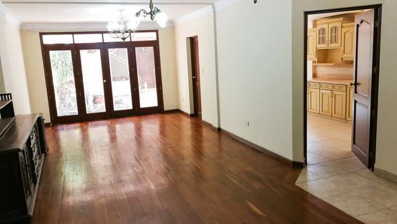 Casa en Noroeste en Cochabamba 7 dormitorios 6 baños  Foto 18