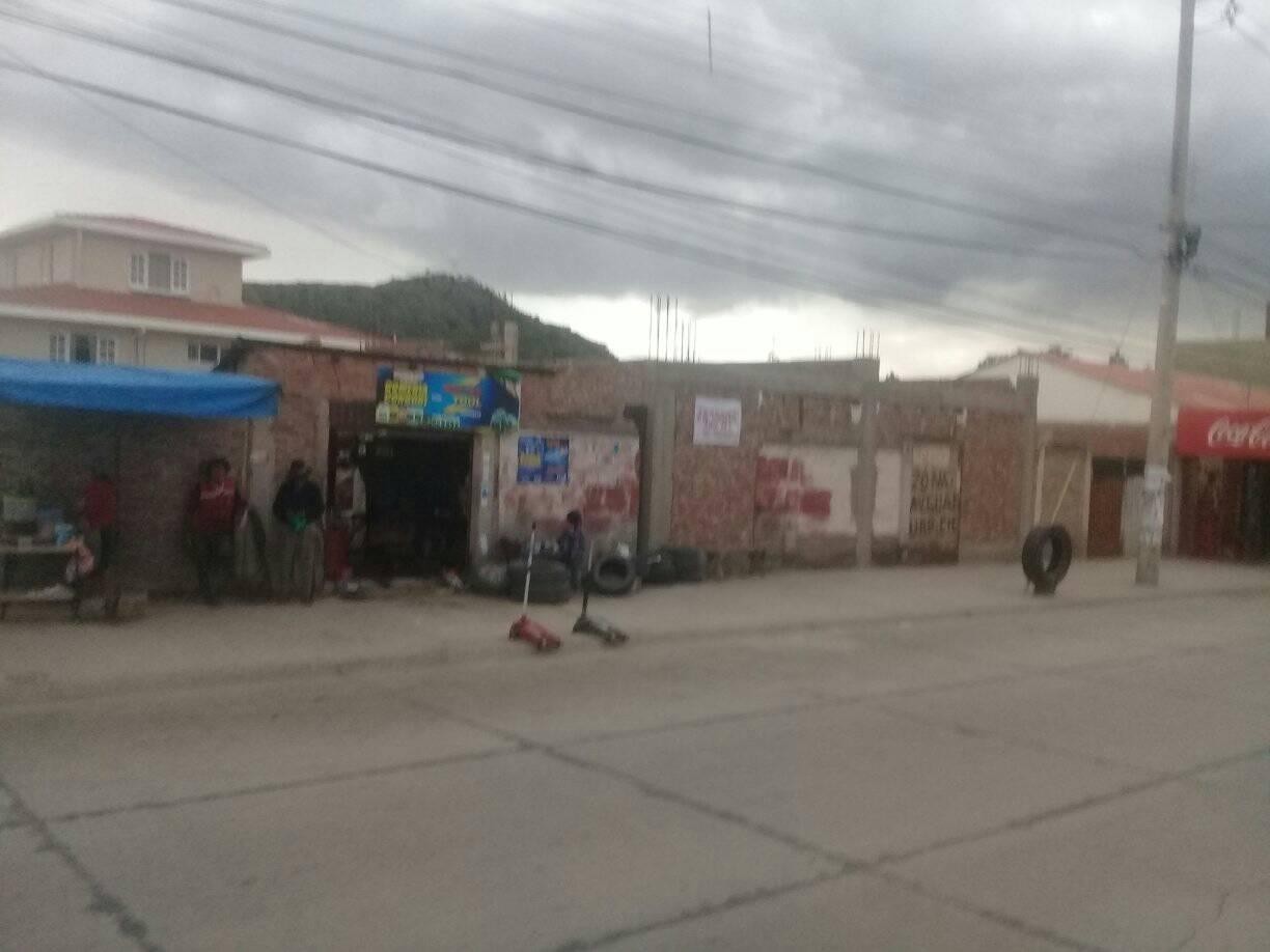 Terreno Avenida Chapare y Calle Venezuela Foto 1