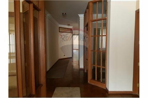 Oficina en Noroeste en Cochabamba 6 dormitorios 2 baños 1 parqueos Foto 1