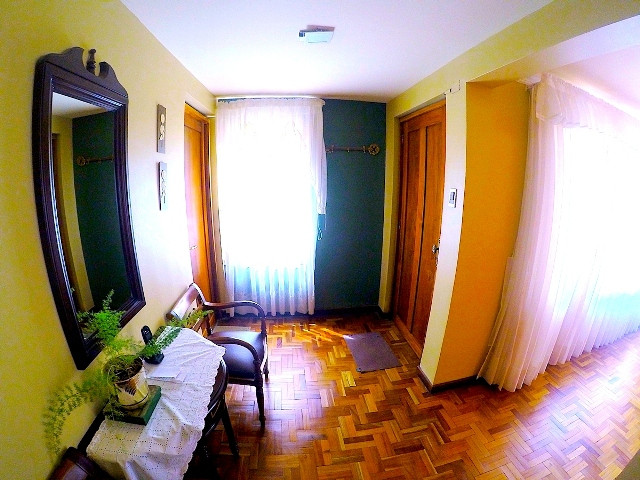 Casa en Seguencoma en La Paz 4 dormitorios 4 baños  Foto 3