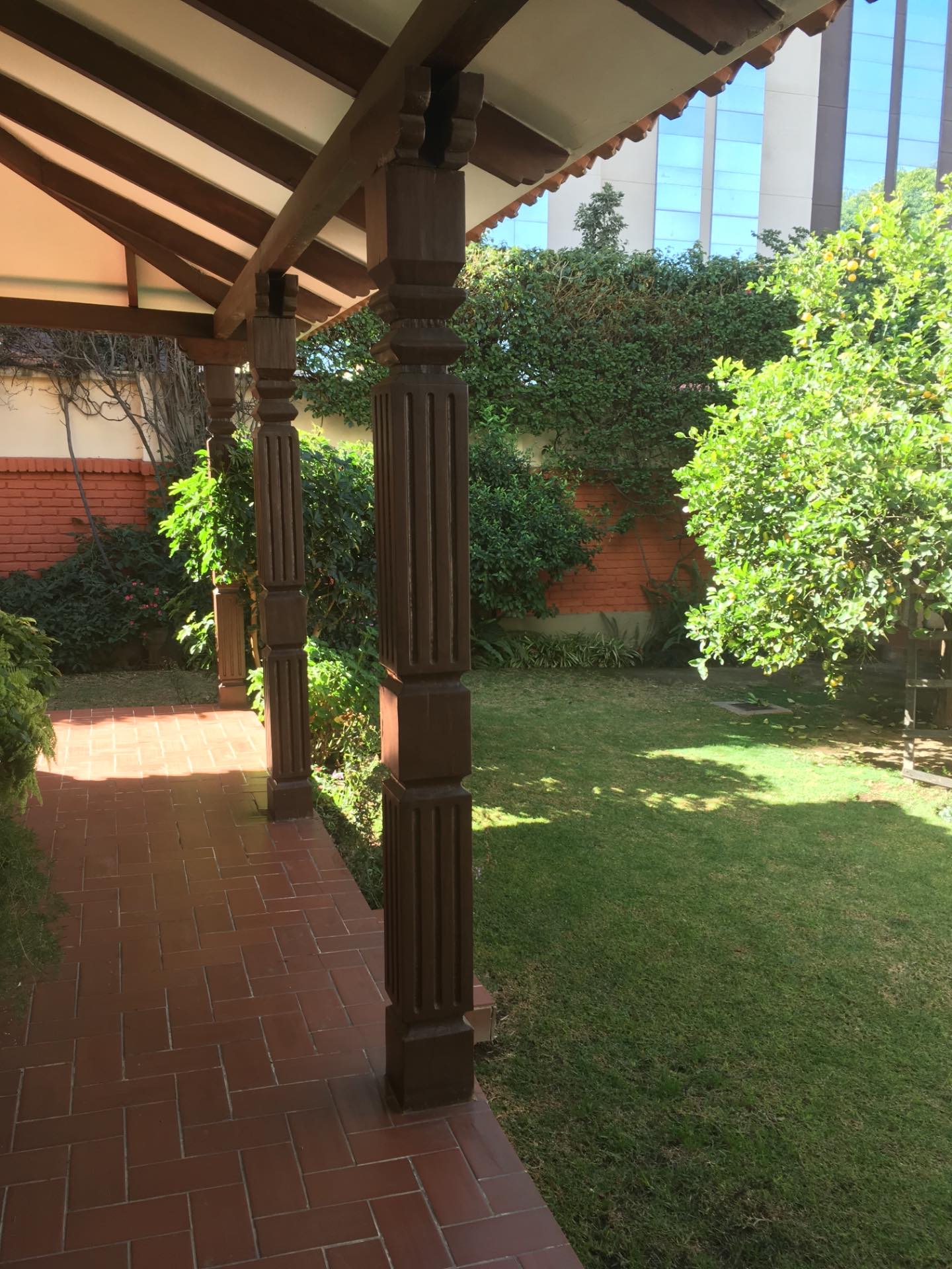 Casa en VentaAv. Villarroel y aniceto padilla 6 dormitorios 5 baños 3 parqueos Foto 5