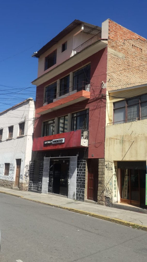 Casa en Centro en Cochabamba 6 dormitorios 4 baños  Foto 2