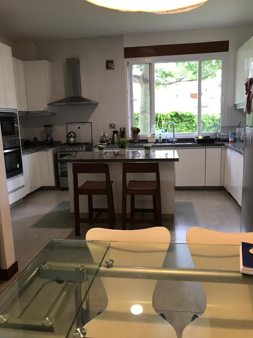 Casa en AlquilerAvda Pirai y 5to anillo 4 dormitorios 6 baños 3 parqueos Foto 23