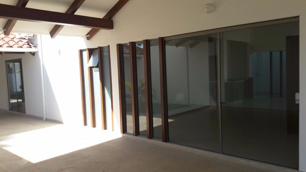 Casa en Carretera Norte en Santa Cruz de la Sierra 5 dormitorios 4 baños 3 parqueos Foto 5