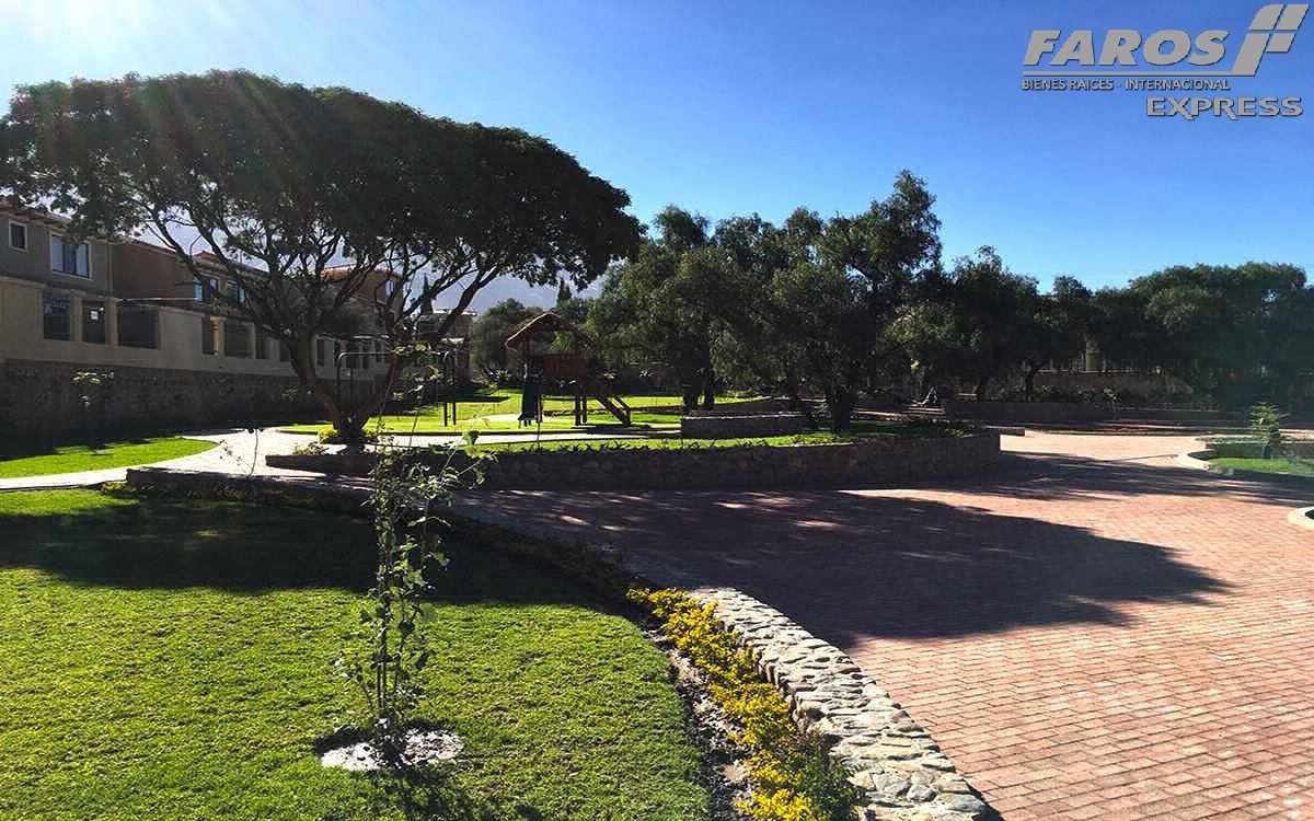 Casa en VentaCASA EN CONDOMINIO DE PRESTIGIO TIQUIPAYA 3 dormitorios 2 baños 2 parqueos Foto 6