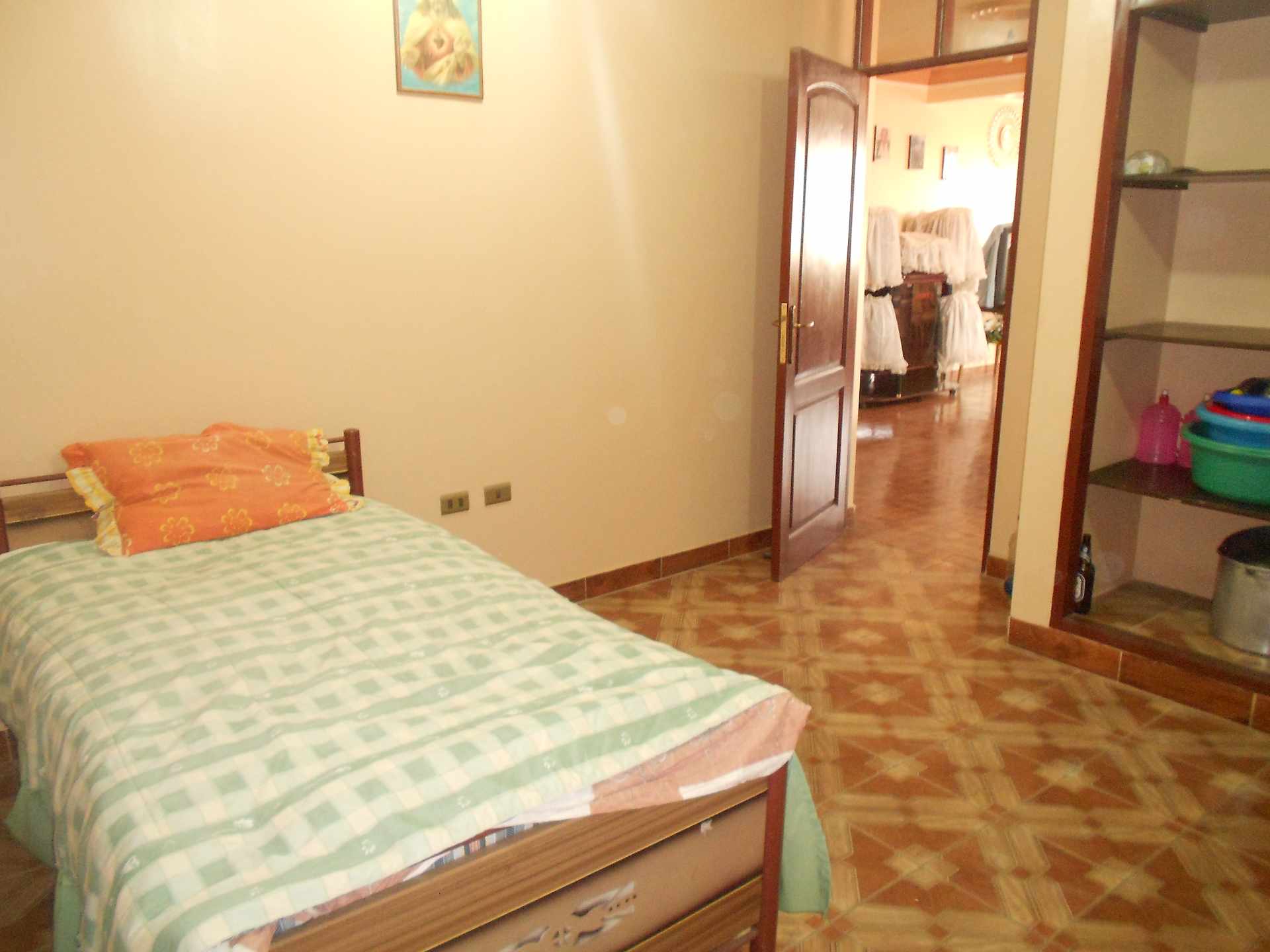 Casa en Colcapirhua en Cochabamba 18 dormitorios 20 baños 5 parqueos Foto 14