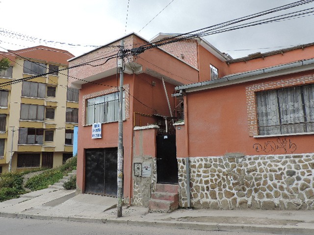 Casa en Achachicala en La Paz 7 dormitorios 3 baños 1 parqueos Foto 1