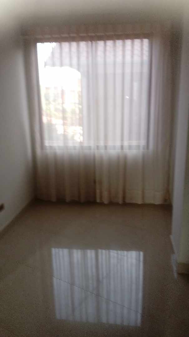 Departamento  Calle wayruru #250 entre Melchor Pérez y Lola taborga sobre el parque Lincoln Foto 2