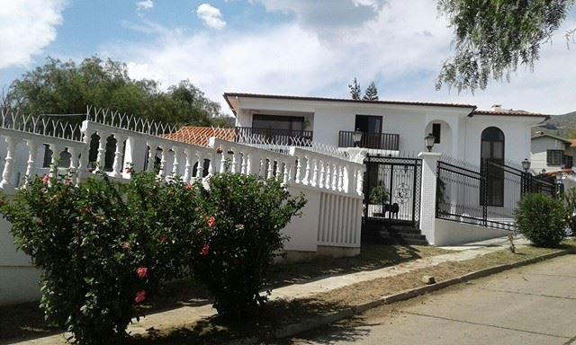 Casa en Aranjuez en Cochabamba 12 dormitorios 8 baños 6 parqueos Foto 25