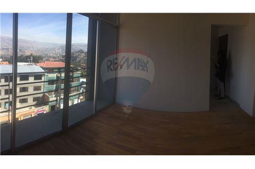 Departamento en Cota Cota en La Paz 1 dormitorios 1 baños  Foto 4