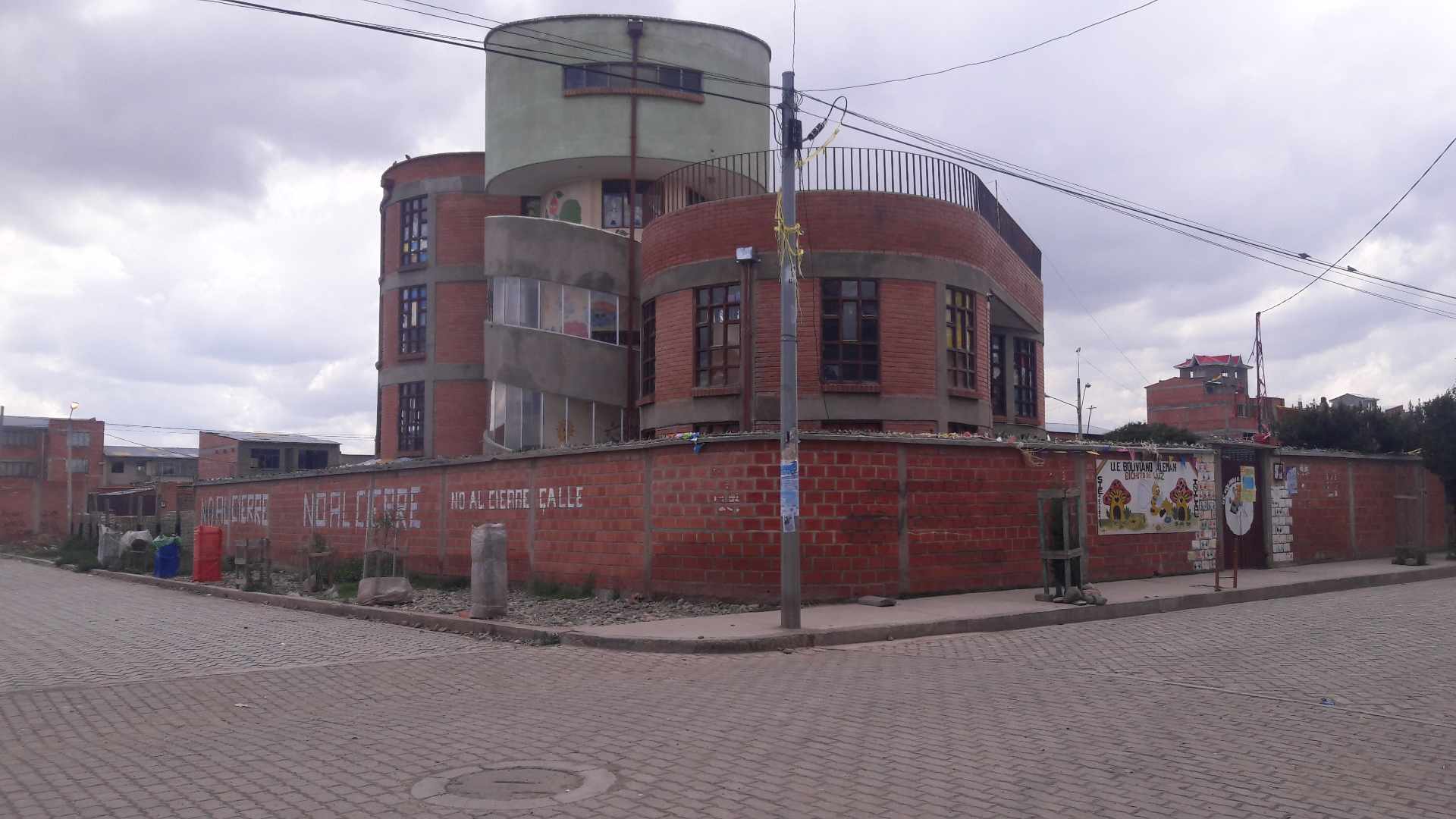 Casa VILLA ALEMANIA, CALLE 5, CERCA A LA RADIO SAN GABRIEL - PLAZA DE LA CRUZ. Foto 3