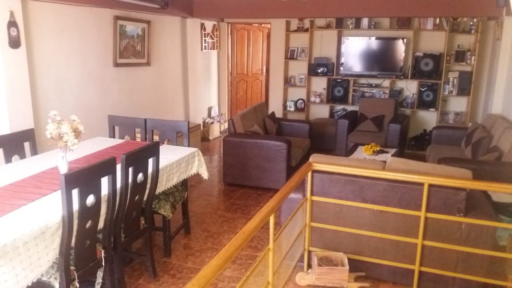 Casa en Sucre en Sucre 4 dormitorios 5 baños 2 parqueos Foto 7