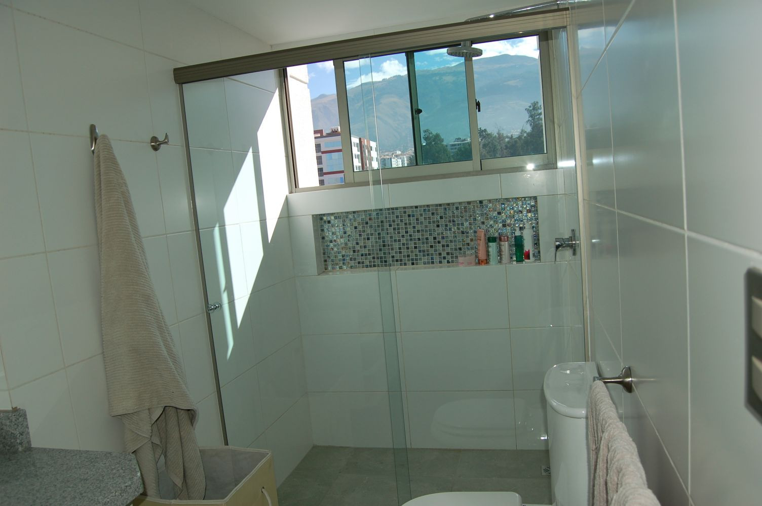 Departamento en Queru Queru en Cochabamba 3 dormitorios 4 baños 2 parqueos Foto 7