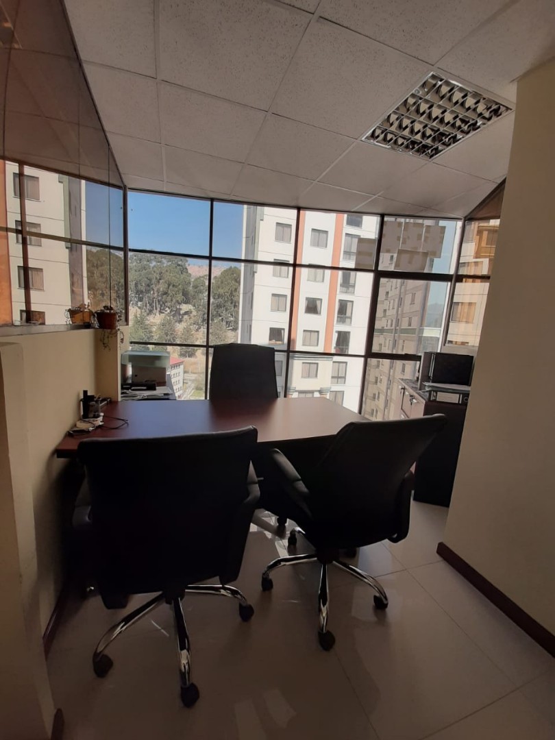 Oficina en Sopocachi en La Paz 1 dormitorios 2 baños 2 parqueos Foto 1