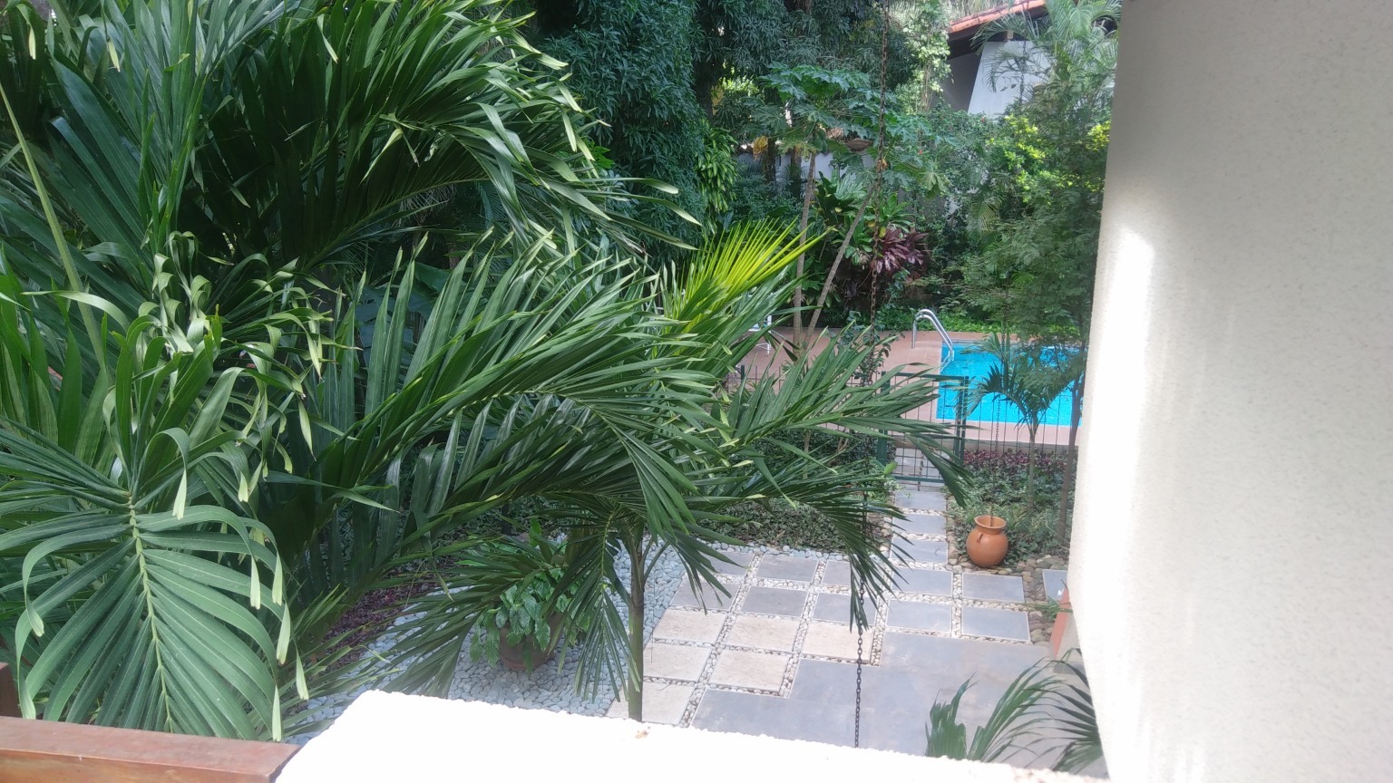 Casa en VentaLUJOSA Y AMPLIA CASA CONDOMINIO VERONA, DOBLE VIA DETRÁS DE UNITEL 4 dormitorios 4 baños 2 parqueos Foto 4