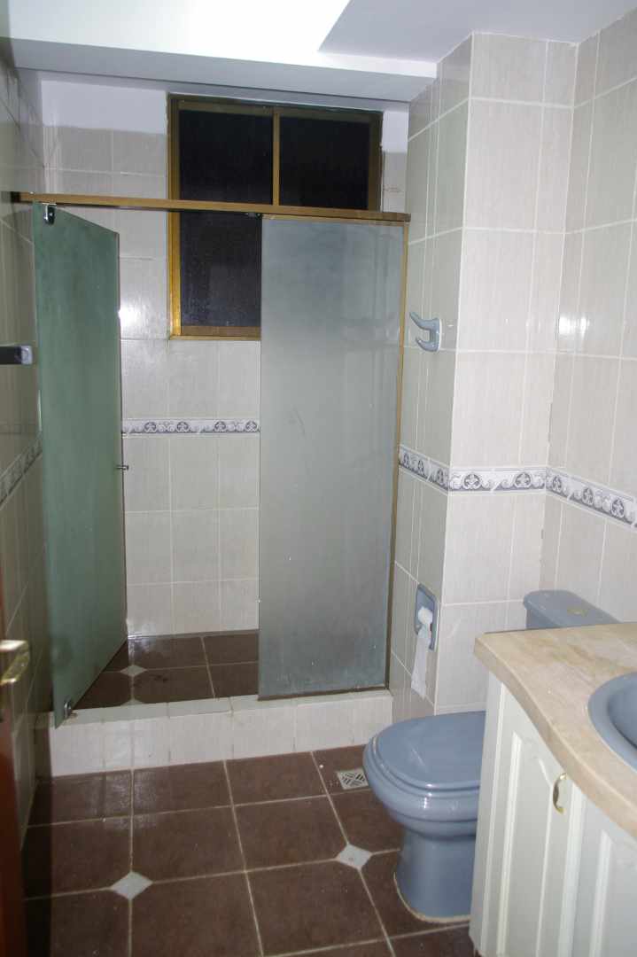 Departamento en VentaAv. DÓrbigni cerca a la Av. Peru 4 dormitorios 3 baños  Foto 11