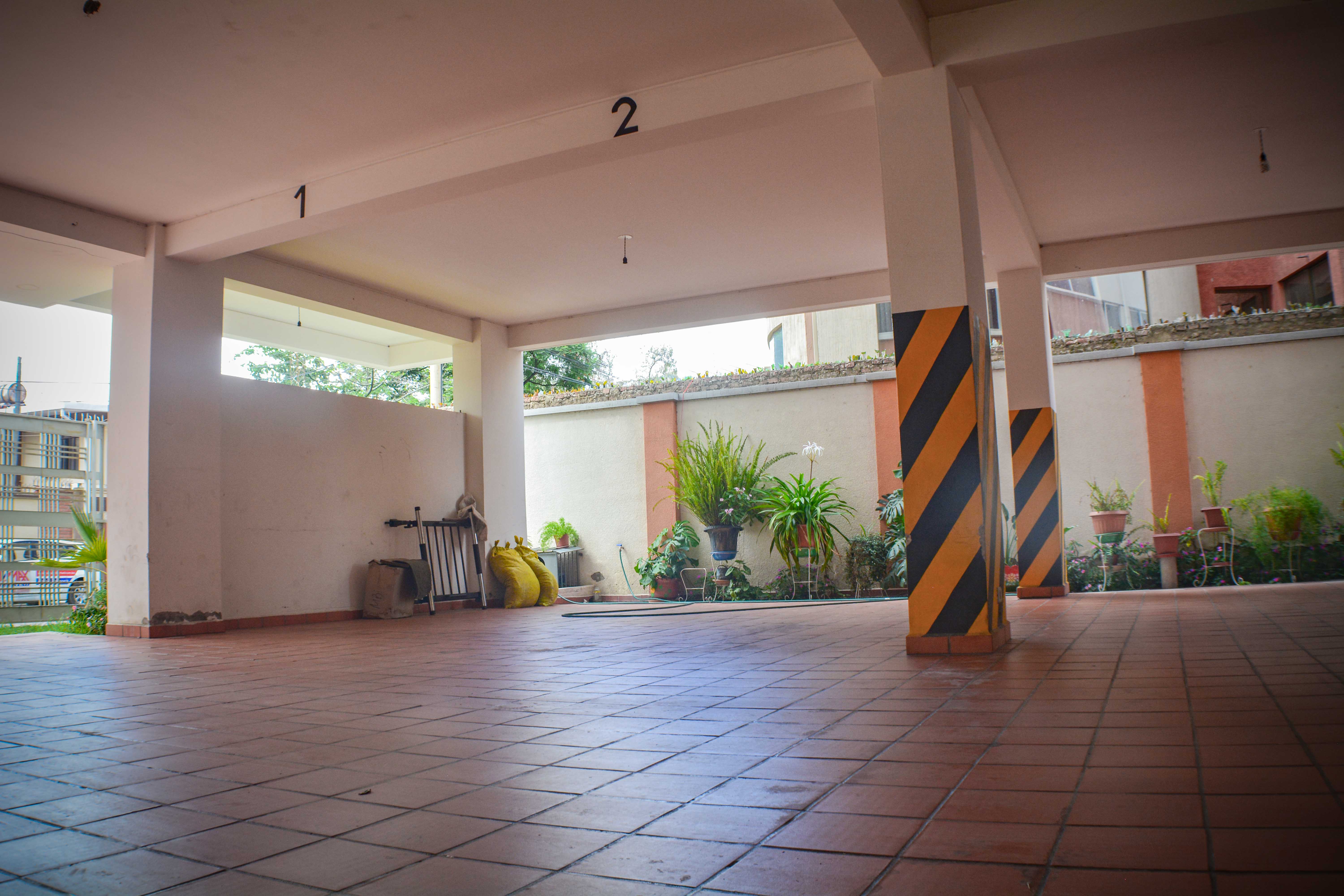 Departamento en VentaCalle Villa de Oropeza y Av. Tadeo Ahenke 3 dormitorios 3 baños  Foto 4