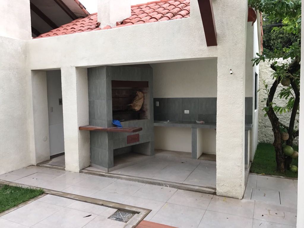 Casa En anticrético con opción a venta casa de 2 plantas independiente zona norte barrio cordecruz  Foto 6