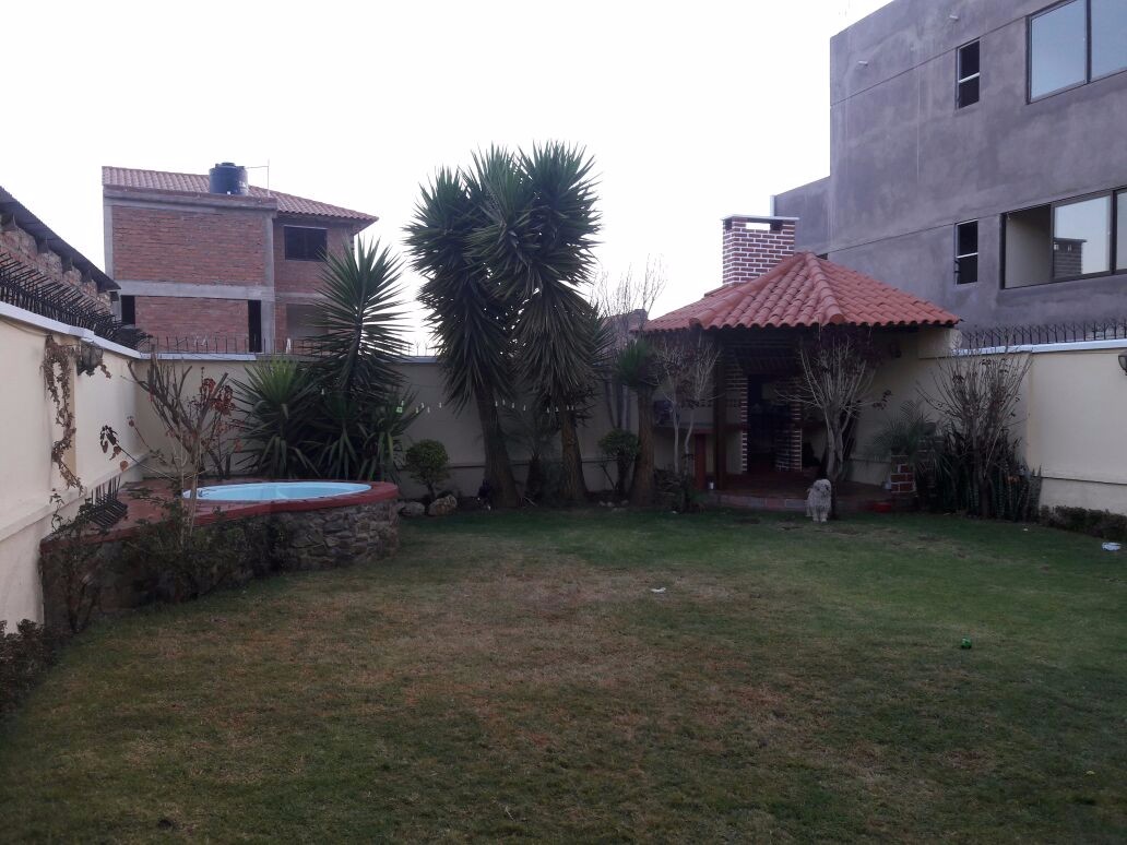 Casa en Aranjuez en Cochabamba 4 dormitorios 4 baños 2 parqueos Foto 7