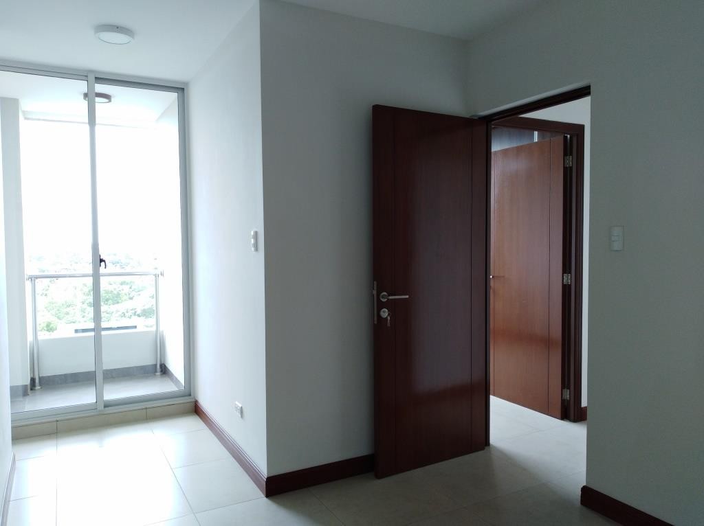 Departamento en AlquilerCONDOMINIO TORRES SOLARIS RADIAL 19 3 dormitorios 2 baños 1 parqueos Foto 3