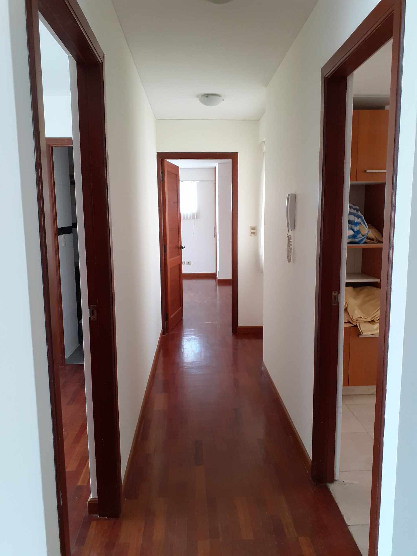 Departamento en AlquilerBelisario Salinas, zona Sopocachi cerca a la plaza avaroa 2 dormitorios 3 baños  Foto 2