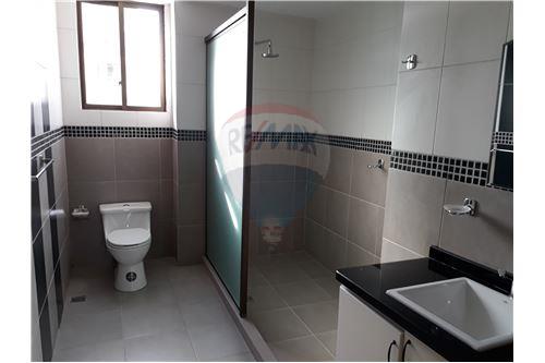 En Alquiler a $us 400 Foto 6