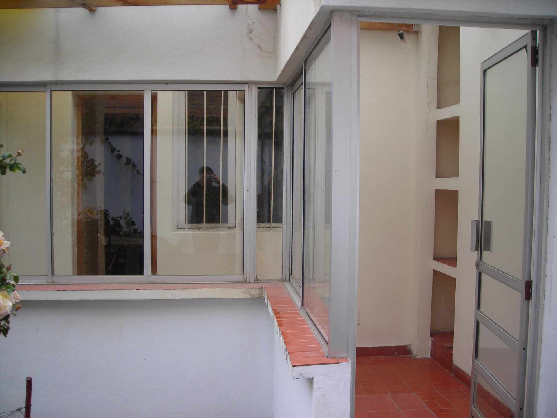 Casa en VentaAv. Ecuador 2074 5 dormitorios 2 baños 1 parqueos Foto 3