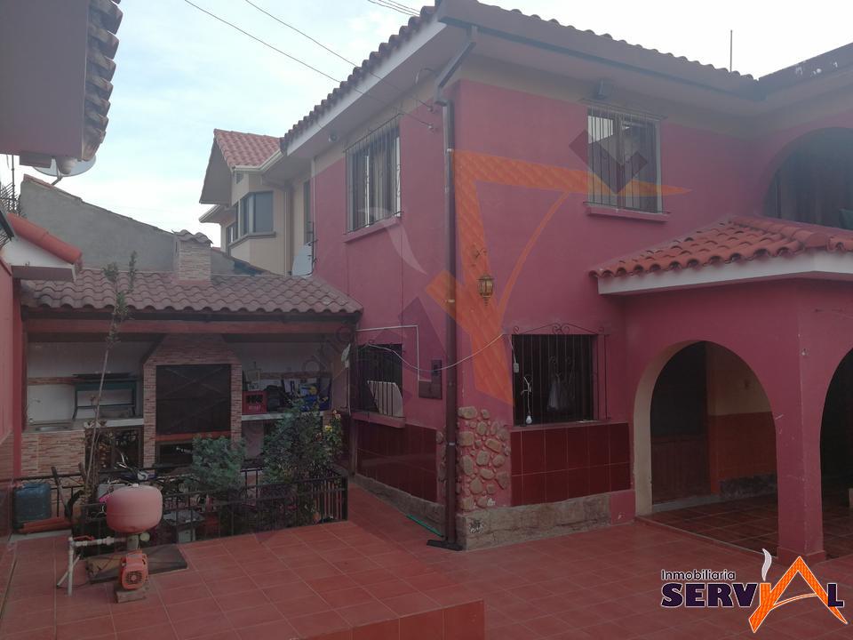 Casa en Cala Cala en Cochabamba 4 dormitorios 3 baños 3 parqueos Foto 1