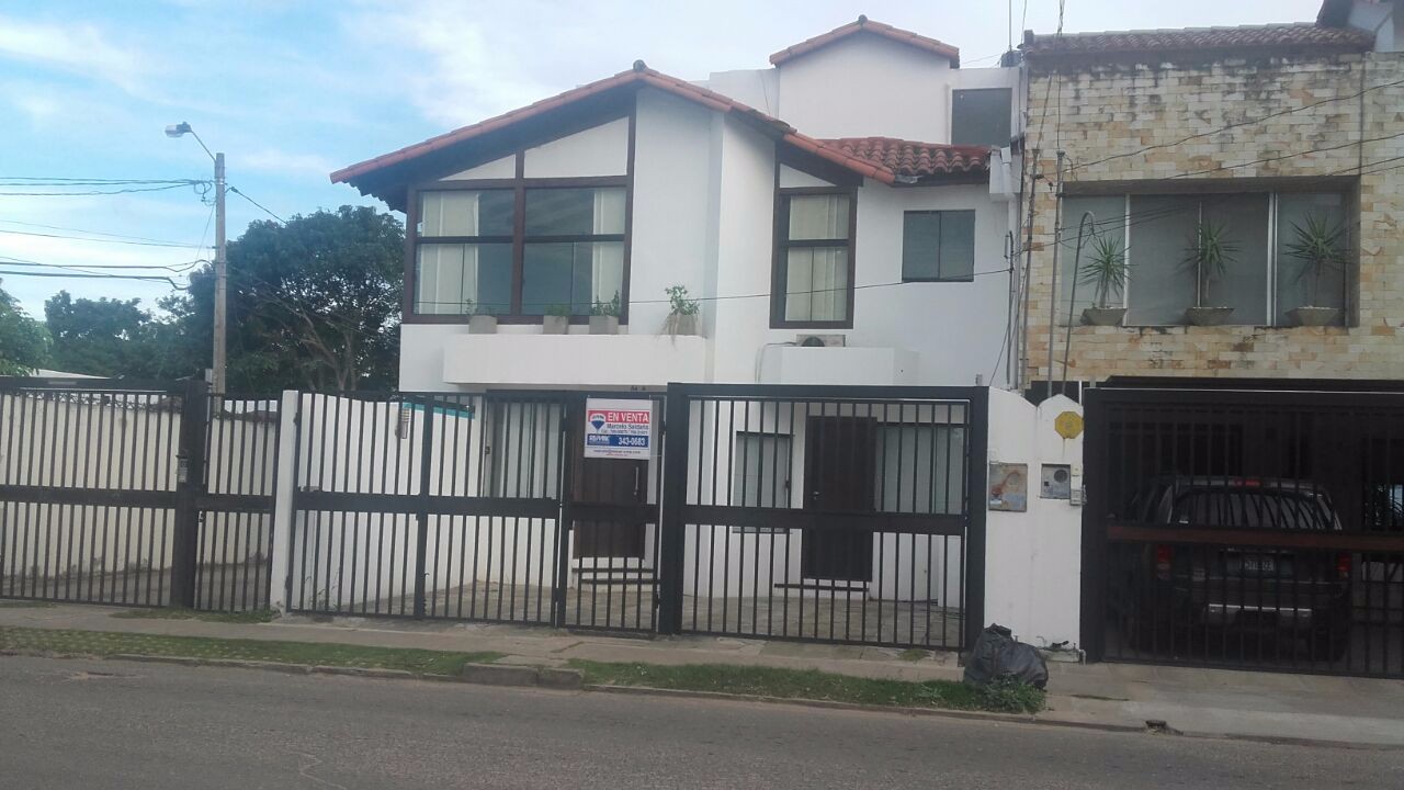 Departamento en Entre 4to y 5to anillo Norte en Santa Cruz de la Sierra 4 dormitorios 5 baños 2 parqueos Foto 1