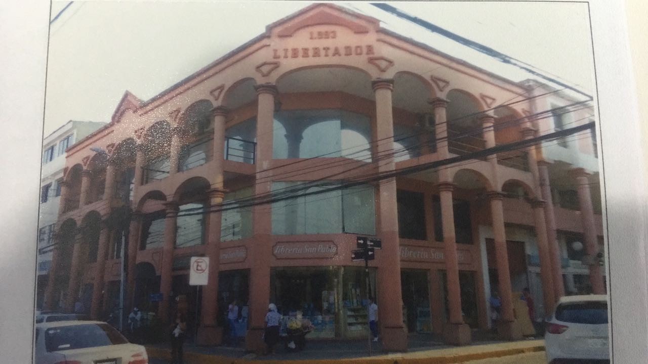 Oficina Edificio Libertador lado al Shoping Bolivar, calle Beni esquina Bolivar Foto 2
