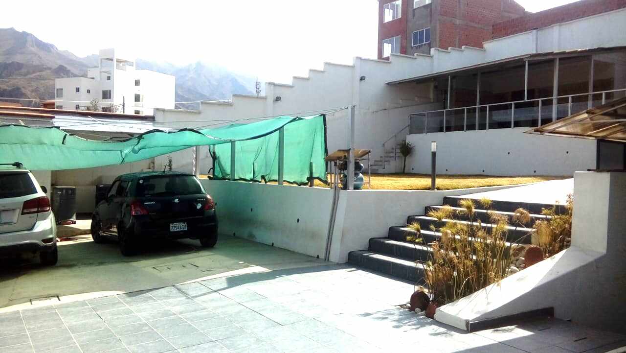 Casa en Achumani en La Paz 4 dormitorios 7 baños 9 parqueos Foto 10