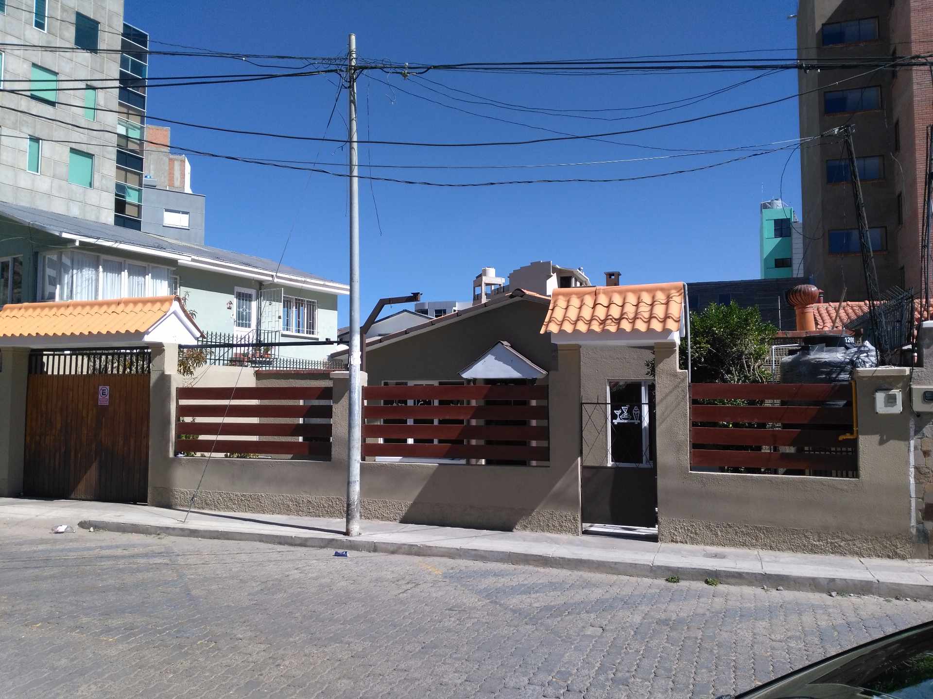 Casa en Calacoto en La Paz 4 dormitorios 2 baños 2 parqueos Foto 11